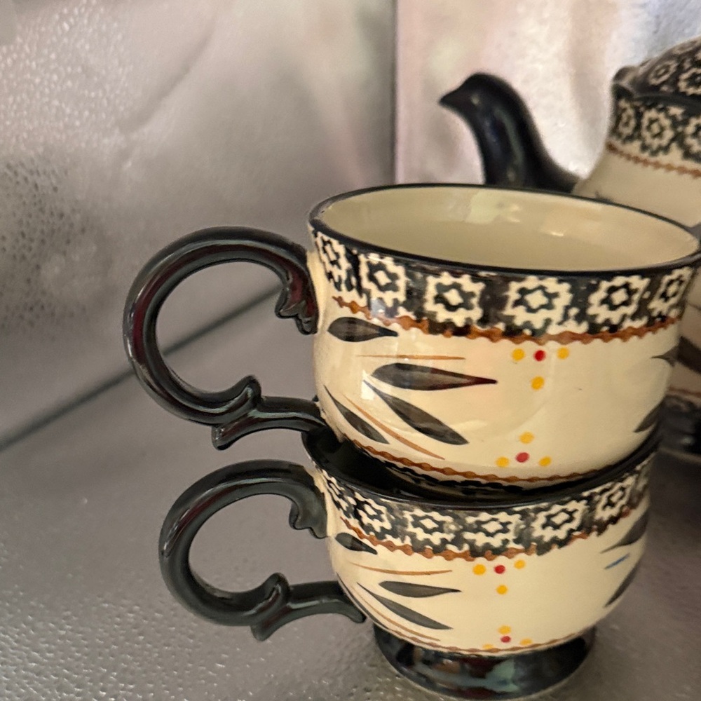 Vintage Temptations Hand Painted Tea Pot and Cups - Picture 8 of 16
